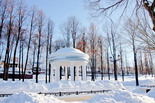 Rotunda in a winter park, city Perm — Stock Photo, Image