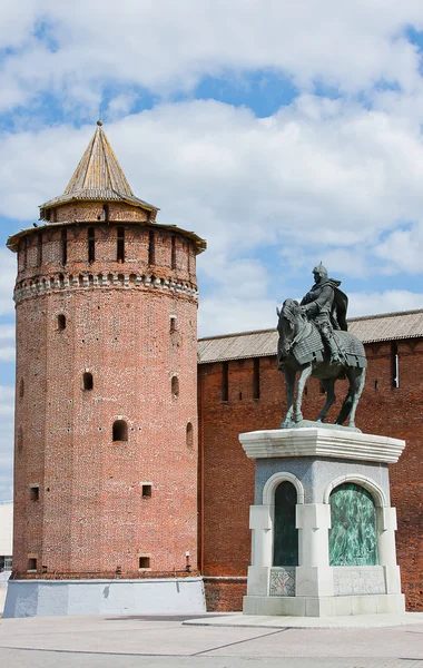 Monument to Dmitry Don at the Kremlin wall, city Kolomna, Moscow — Stock Photo, Image