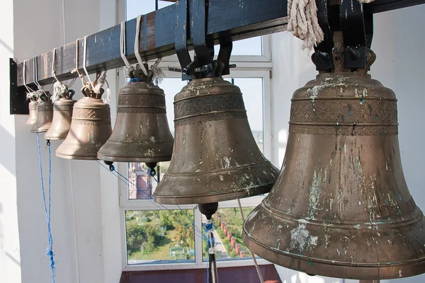 Dzwony w wieży kościoła Archanioła Michaił, mieście suzdal, — Zdjęcie stockowe