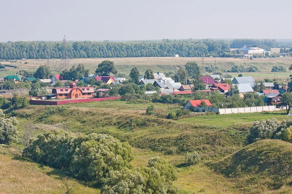Kesämaisema, eräänlainen tornista, kaupunki Suzdal, Venäjä — kuvapankkivalokuva