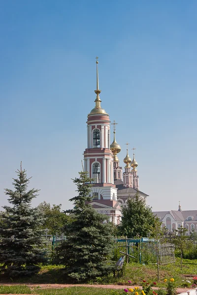 Iglesia del Arcángel Mijaíl y Flora y Lavra, ciudad Suzdal, Ru — Foto de Stock