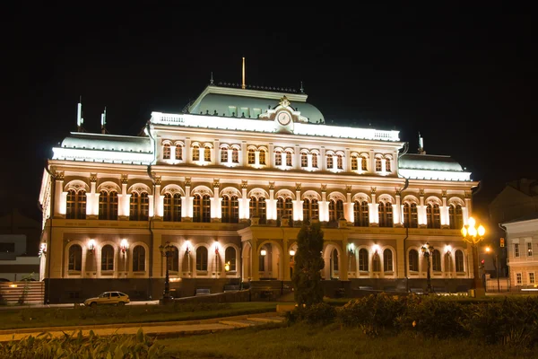 Edifício administrativo, paisagem noturna, cidade Kazan, Rússia — Fotografia de Stock