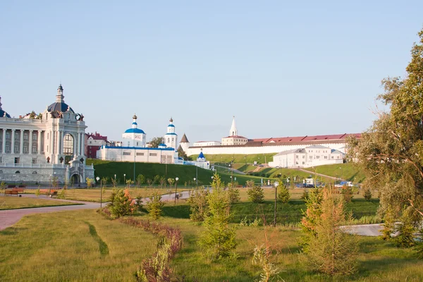 Töredék-palota, a mezőgazdasági termelők és a Kreml, város, Kazan, Oroszország — Stock Fotó