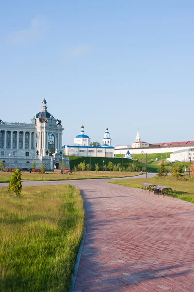 Fragment of palace of farmers and Kremlin, city Kazan, Russia — Stock Photo, Image