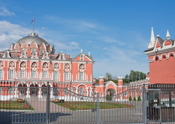 Peter resor palats på leningrad boulevard, staden Moskva, Ryssland — Stockfoto
