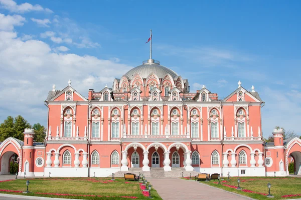 Peter utazási palace Leningrád sugárúton, város Moszkva, Oroszország — Stock Fotó