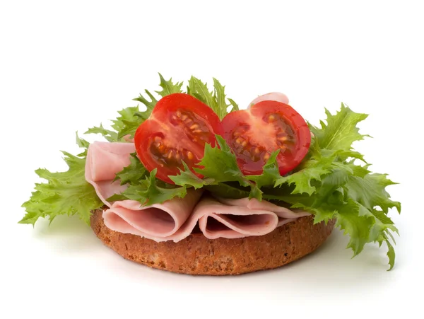 Hälsosam smörgås med grönsaker och rökt skinka — Stockfoto