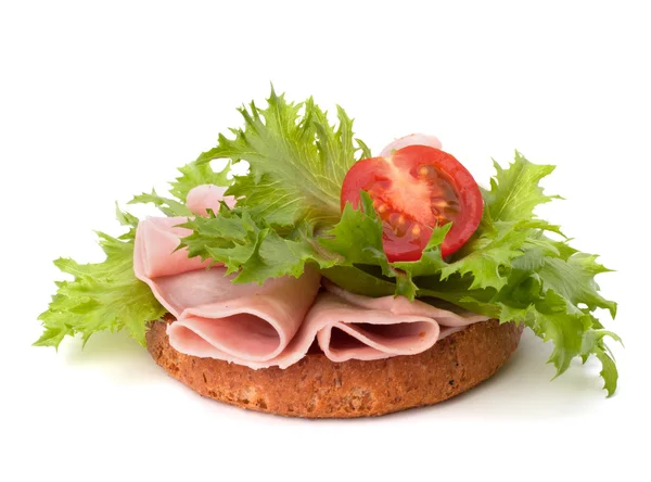Sándwich saludable con verduras y jamón ahumado —  Fotos de Stock