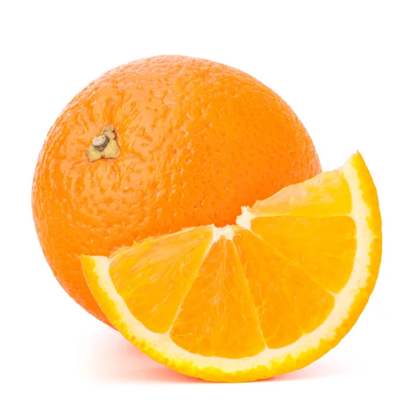 Frutas de laranja inteiras e seu segmento ou cantle — Fotografia de Stock