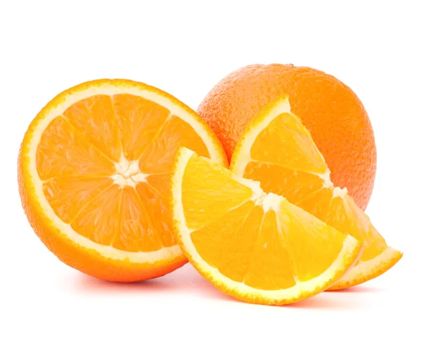 Hele oranje groenten en zijn segmenten of cantles — Stockfoto