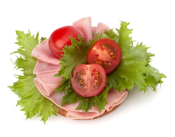 Gesundes Sandwich mit Gemüse und geräuchertem Schinken — Stockfoto