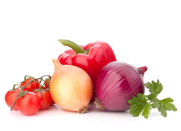 Paprika, Zwiebeln, Tomaten und Basilikumblätter Stillleben — Stockfoto