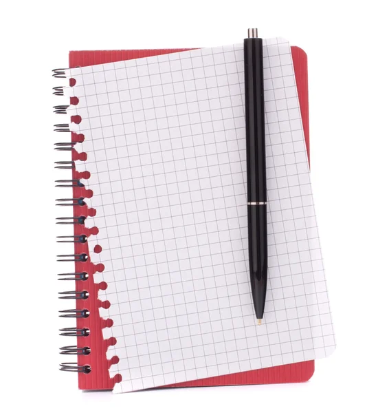 Quaderno rosso con avviso carta e penna — Foto Stock