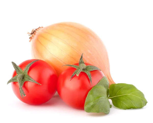 La cebolla, el tomate cereza y la hierba de albahaca dejan bodegón —  Fotos de Stock