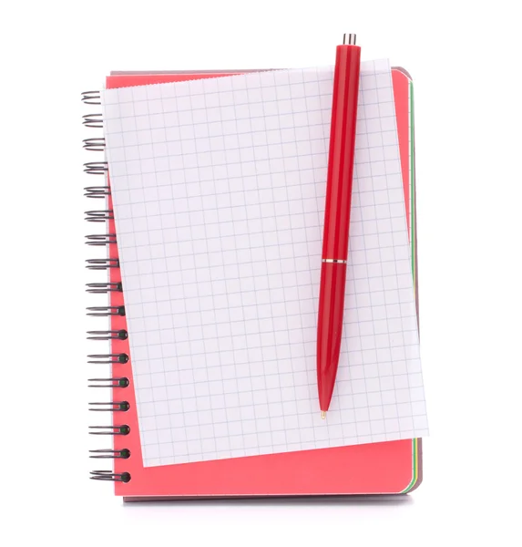 Červené notebook s oznámení papír a pero — Stock fotografie