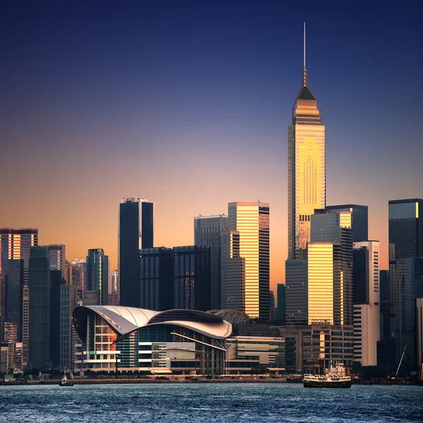 Vackra hongkong stadsbilden i solnedgången — Stockfoto