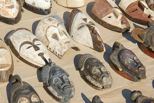 Tradycyjne maski afrykańskie — Zdjęcie stockowe