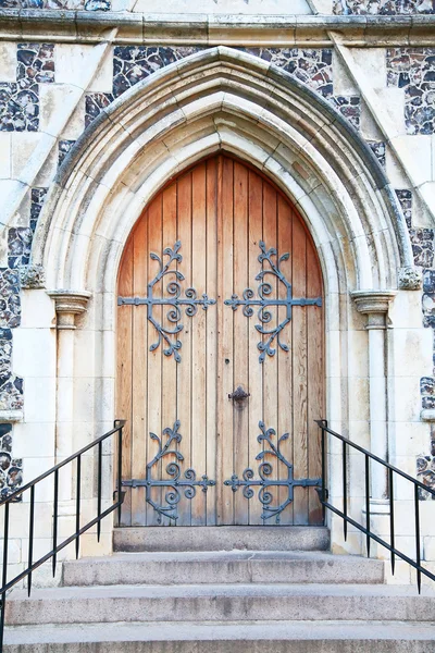 Portas da igreja — Fotografia de Stock