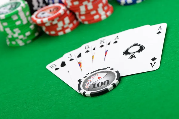Combinação vencedora em um Royal Flush de poker — Fotografia de Stock