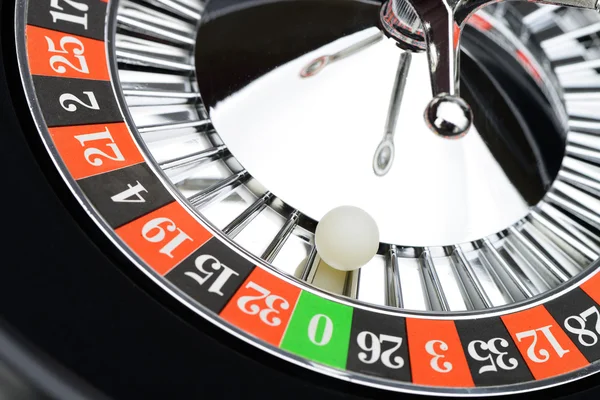 Rueda de ruleta en primer plano del casino — Foto de Stock