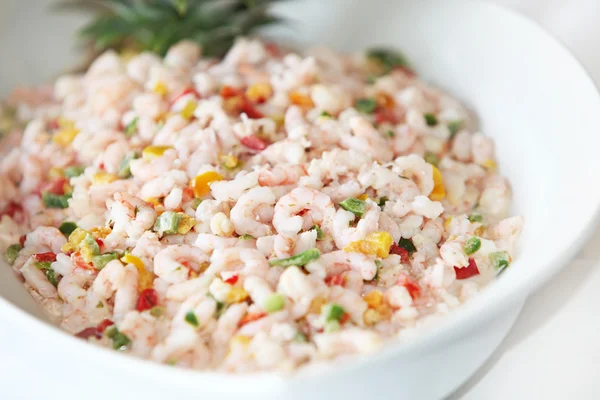 Cold shrimp salad — Stockfoto