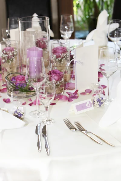 美しい花のテーブル センター ピース — ストック写真