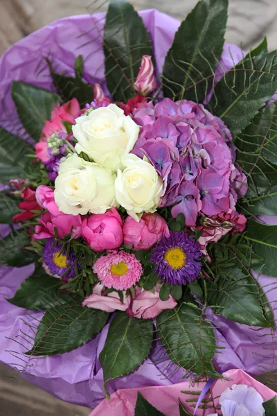 Piękny okrągły bukiet kwiatowy — Zdjęcie stockowe