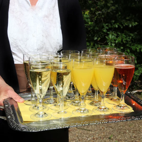 Číšníku, servírovací podnos Champagne — Stock fotografie