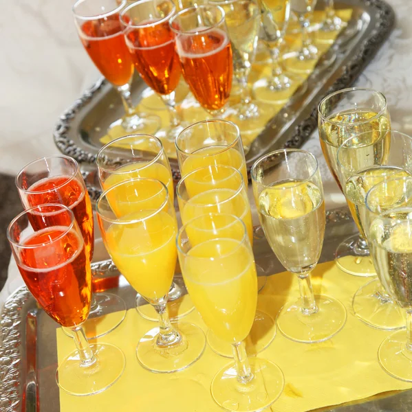 Champagner und Orangensaft — Stockfoto