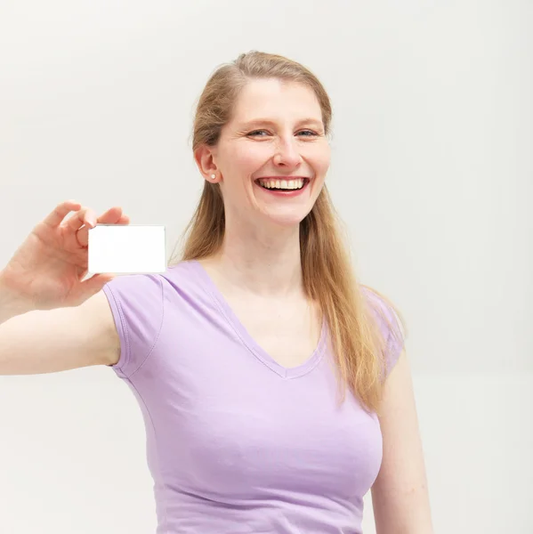 Впевнена щаслива бізнес-леді з карткою — стокове фото