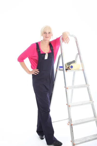 Žena dekoratér připraven pro práci — Stock fotografie