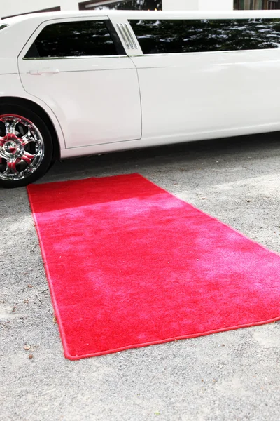 Limuzína a červený koberec — Stock fotografie