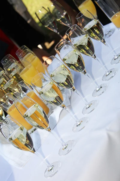 Champagne och apelsinjuice — Stockfoto