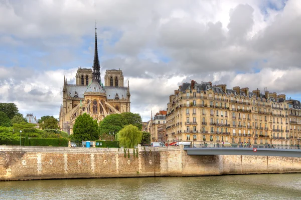 巴黎圣母院大教堂。巴黎法国. — 图库照片