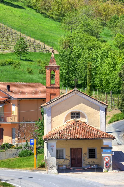Venkovské kapli. Piemont, Itálie. — Stock fotografie