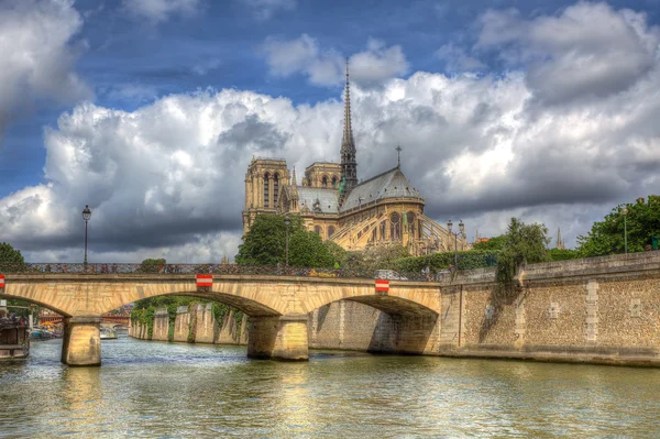 巴黎圣母院大教堂。巴黎法国. — 图库照片