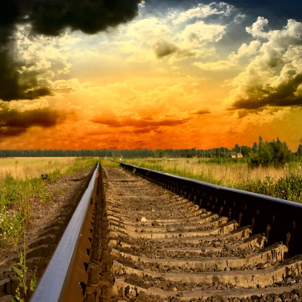 Ferrovia verso il tramonto — Foto Stock