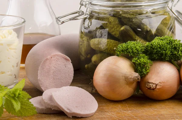 Ingredienti per fare un'insalata di salsicce — Foto Stock