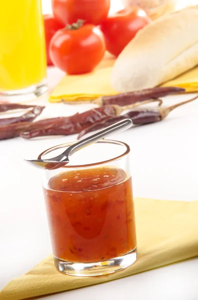 Sladká chilli omáčka ve sklenici — Stock fotografie