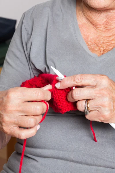 Senior Woman Knitting — Stock Photo, Image