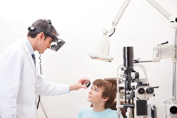 Проверка зрения (Eyesight Examination) Лицензионные Стоковые Фото