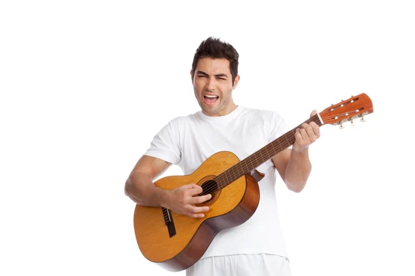 Ung man spelar gitarr — Stockfoto