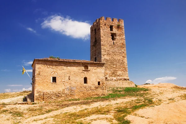 Старая башня, Nea Fokea, Халкидики — стоковое фото