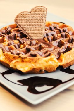 Waffle tatlı çikolata ve fındık krema ile