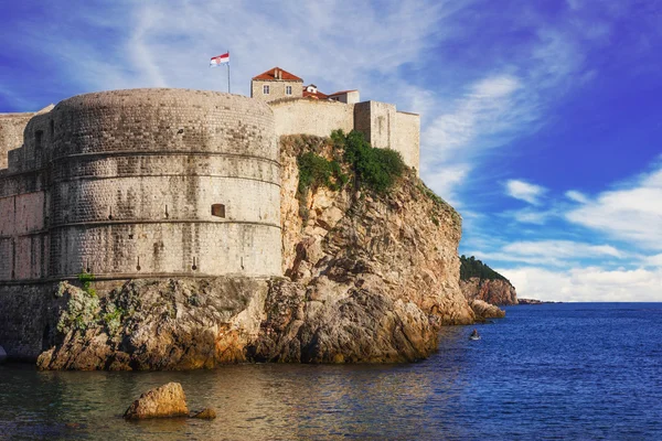 Murallas de la ciudad vieja de Dubrovnik — Foto de Stock