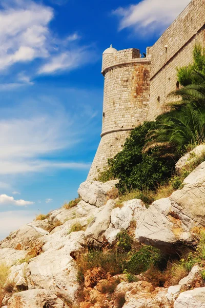 Dubrovnik'in eski şehir duvarları — Stok fotoğraf