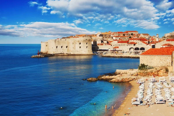 Praia de Dubrovnik ao nascer do sol — Fotografia de Stock