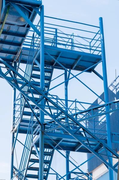 工业金属楼梯 — 图库照片