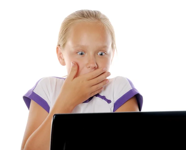 Concepto de los niños usind Internet surf inseguro —  Fotos de Stock