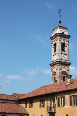 kilise kulesi